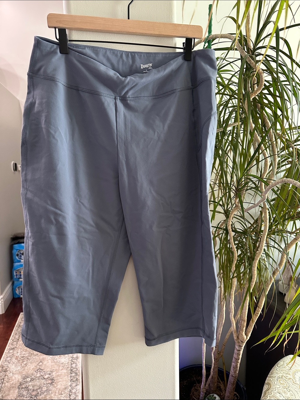 Duluth Trading Co Women’s NoGa Classic Blue Steel  Performance Capris